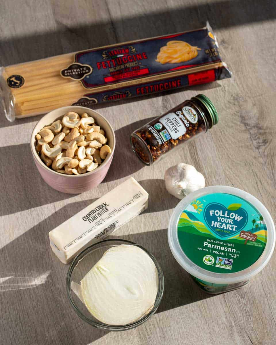 ingredients required for vegan alfredo sauce laid out